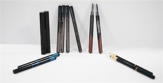 S910眉笔定位智能贴标机适用样品