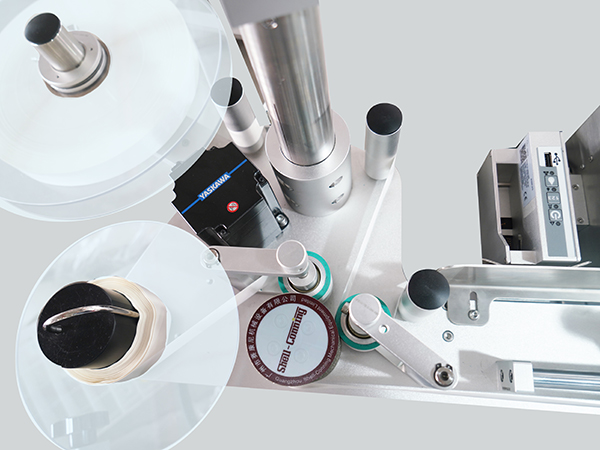 S310立式圆瓶智能贴标机