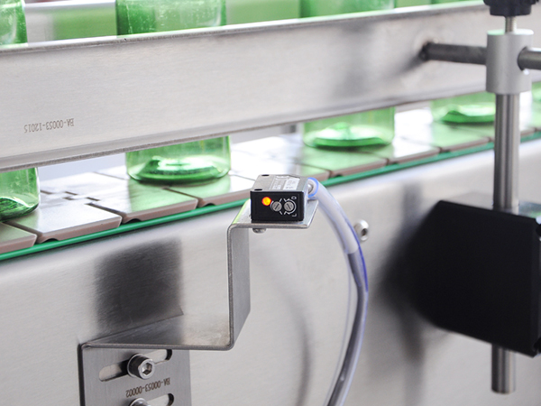 S322防爆双星轮圆瓶智能贴标机