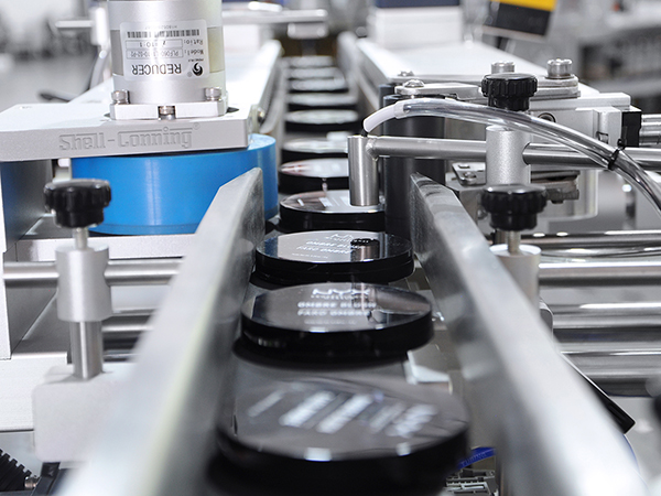 S216顶底面智能贴标机